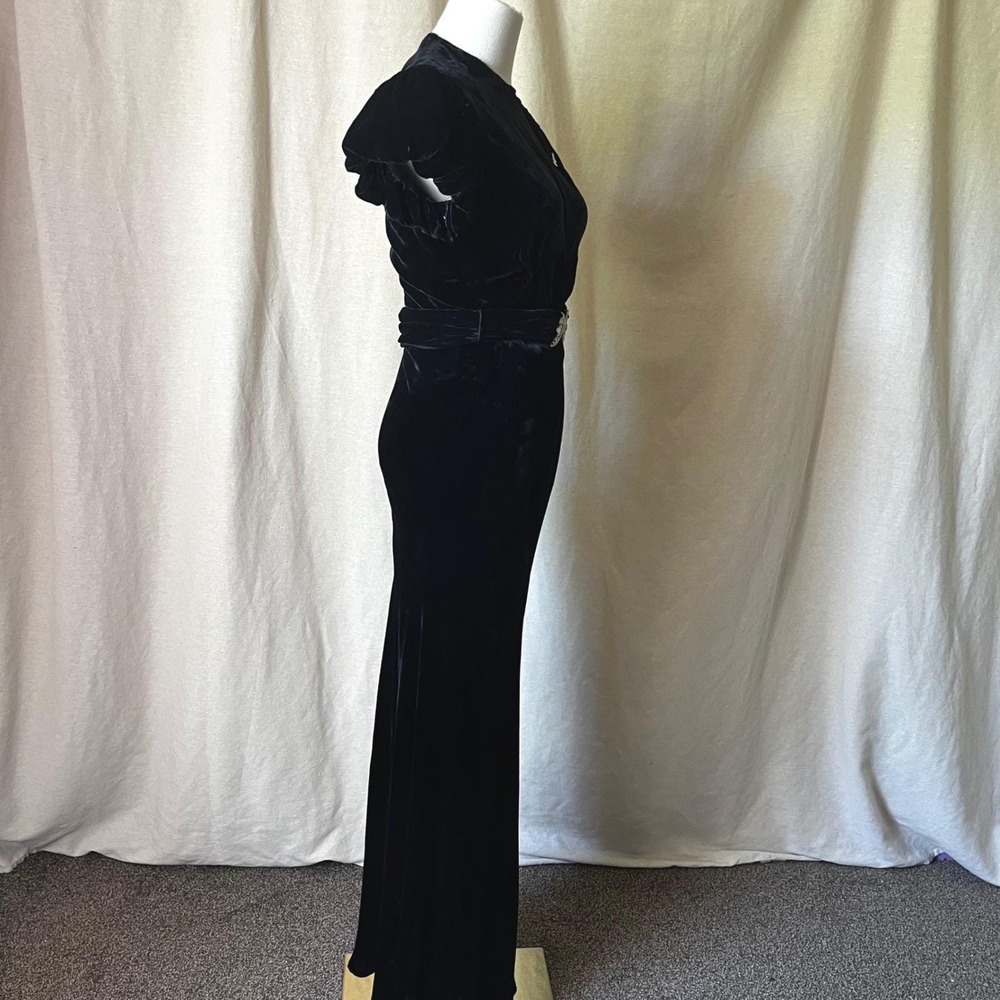 1930s Black Silk Velvet Evening Gown Openhym's Rhinstone Belt Dress S - Picture 4 of 9